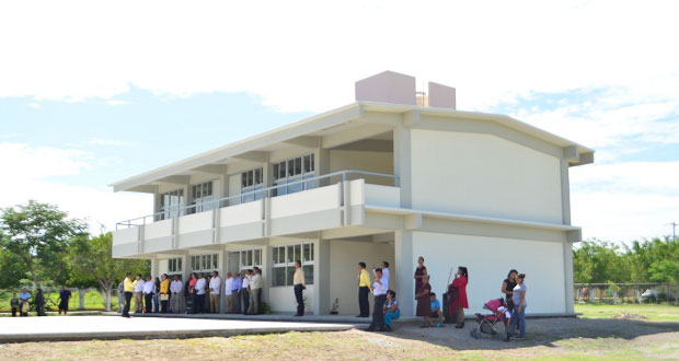 En Izúcar, la UET celebra fin de cursos con inauguración de edificio