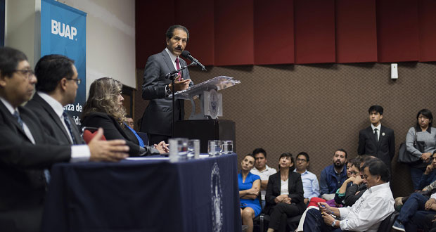 FCQ de la BUAP se distingue por patentes y acreditaciones: Esparza