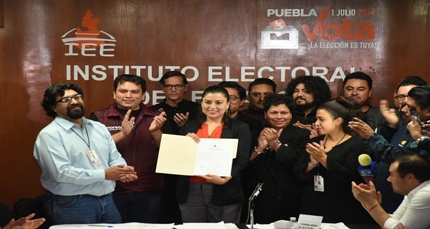 Claudia Rivera Vivanco recibe su constancia como alcaldesa de Puebla
