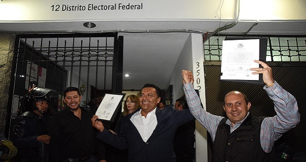 Recibe Manzanilla constancia como diputado federal electo