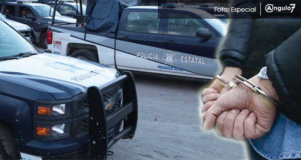 Arrestan a edil de Huixcolotla y otros 7 por posesión de arma, informa FGE