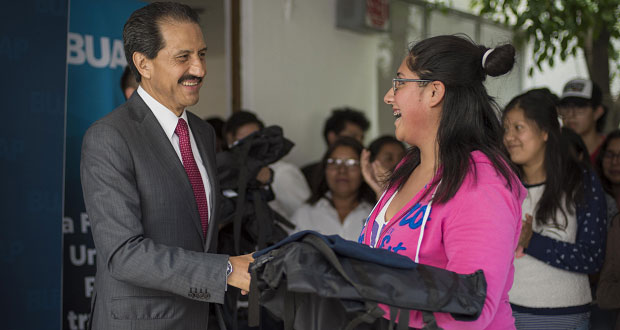 Trabajo comunitario: enseñar mientras se aprende, resalta Esparza