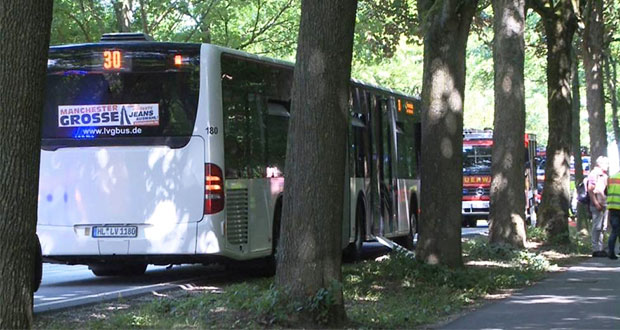 Sujeto apuñala al menos a 10 pasajeros de autobús en Alemania