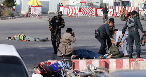 Ataque suicida deja 14 muertos cerca de aeropuerto en Afganistán