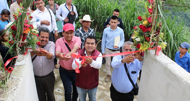 Inauguran nuevas aulas en secundaria técnica de Huitzilan