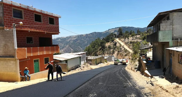 Pavimentación de carretera Tecoltepec-Ventanillas, con avance de 95%