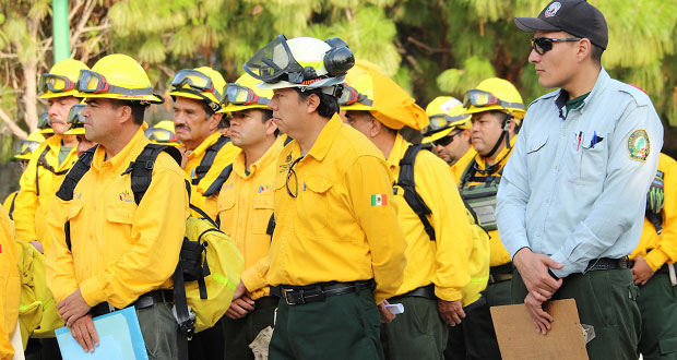Conafor envía 103 combatientes de incendios a Canadá