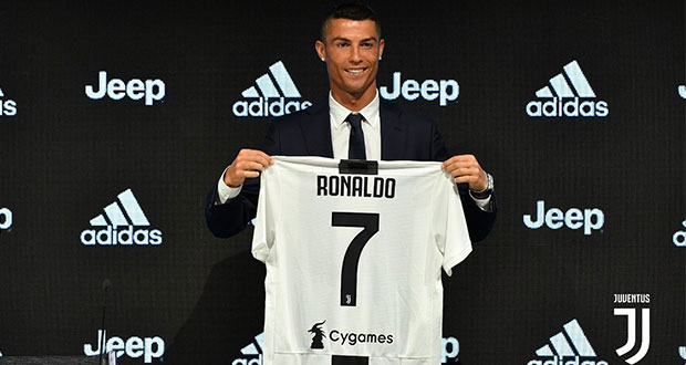 Cristiano Ronaldo estampa su firma con la Juventus