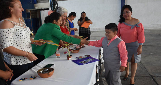 Antorcha celebra egreso de preescolares en 2 escuelas de Atlixco