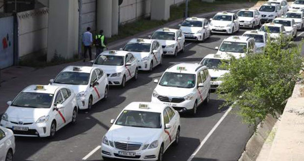 Taxistas españoles llevan 4 días en huelga; exigen limitar Uber