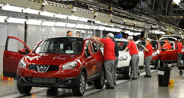 En fábricas de Japón, Nissan falseó test de emisiones contaminantes