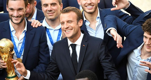 Tras triunfo en Mundial, cae popularidad del presidente de Francia