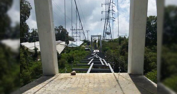 Con 60% de avance, construcción de puente peatonal en Juan Galindo