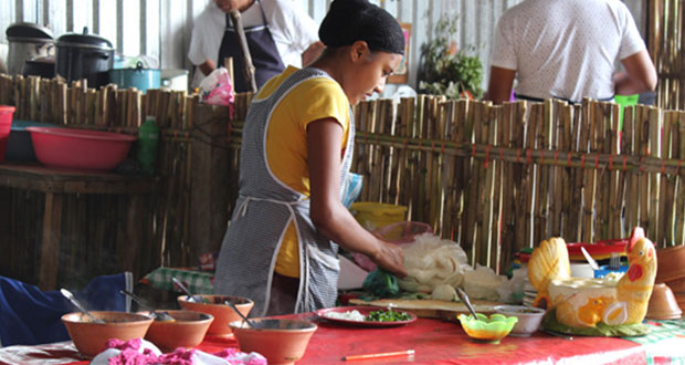 Tianguis gastronómico en Oaxaca aprovecha recursos naturales