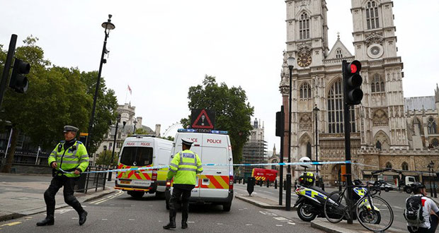 Atropellan a dos en Parlamento Británico; sería atentado terrorista