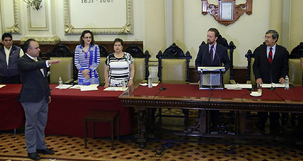 Banck toma protesta a Sarur Hernández como síndico municipal