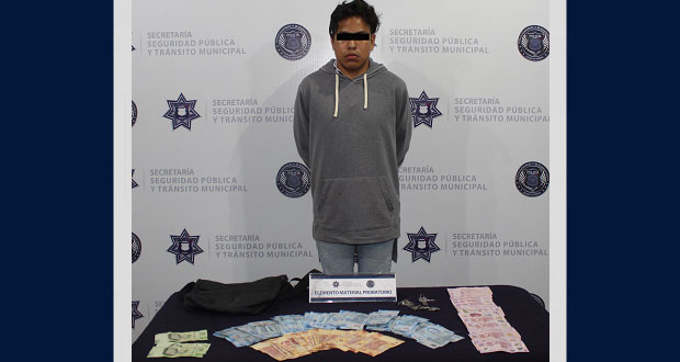 Detienen a uno por robar dinero de cajero de la Plaza Solesta