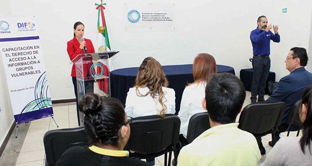 Itaipue y DIF capacitan a sordomudos sobre acceso a la información