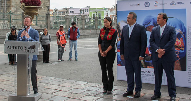 Exhiben en zócalo fotografías de concurso sobre transparencia