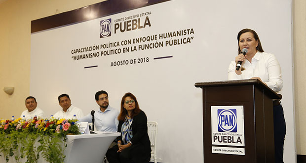 Martha Erika pide a panistas electos seguir crecimiento de Puebla