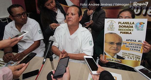 Sindicalizados del IMSS acusan a su líder de terrorismo laboral y bloqueo