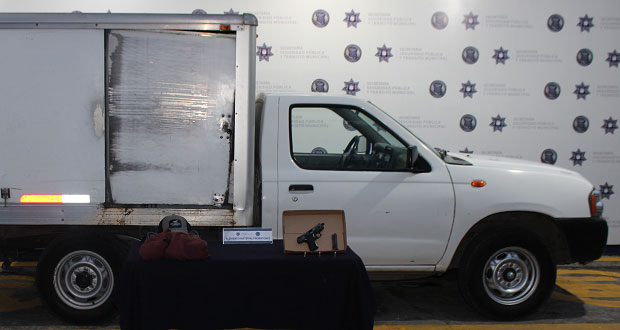 SSP y Ssptm detienen a hombre por robo de vehículo en Puebla