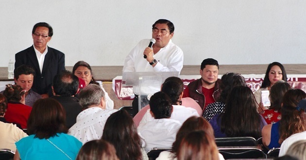 No más agravios contra los maestros en Puebla, promete Barbosa