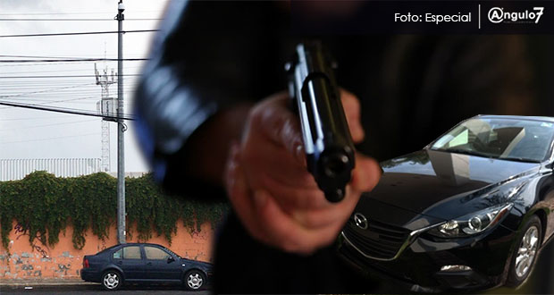 Pese a cámara de DERI, sujetos a bordo de auto asaltan en la González Ortega