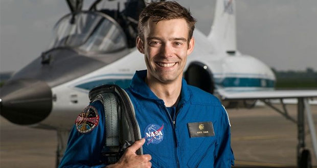 Astronauta estadounidense renuncia a la NASA