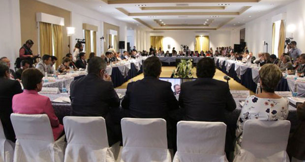 Puebla firma acuerdo laboral para incorporar a grupos vulnerables