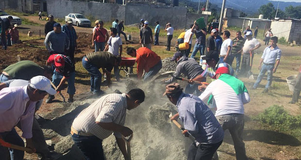 Sigue construcción de aulas en bachillerato de Huauchinango