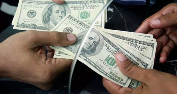 Dólar, en 18.55 pesos; Banxico mantiene tasa de interés en 7.75%
