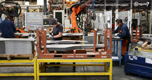 Industria automotriz de Puebla, con alta rotación de personal, admite clúster