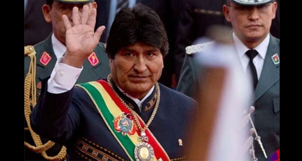 Devuelven en horas medalla y banda presidencial de Bolivia robadas