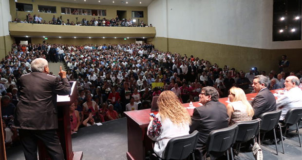 “Perdón sí, olvido no”, reitera AMLO en primer foro para la paz