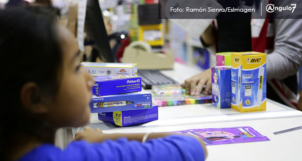 Gobierno de Puebla comprará 2,937 paquetes escolares para básica y bachiller