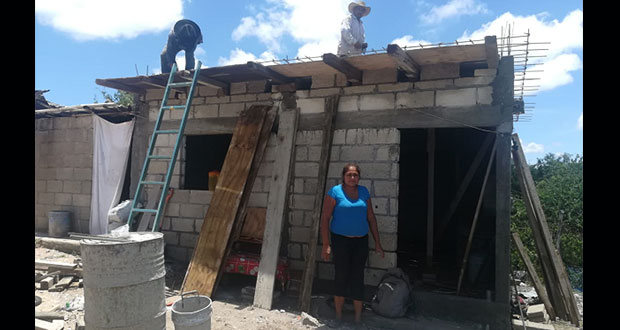 Casas dignas gestionadas por Antorcha en Chiautla avanzan al 65%