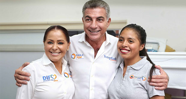 Dinorah y Gali recorren nuevas instalaciones de casa del estudiante