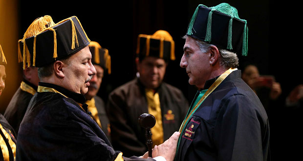 Antonio Gali recibe investidura de Doctorado Honoris Causa