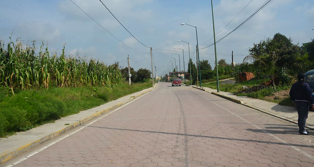 Amplían red eléctrica y pavimentan calles en San Pedro Cholula