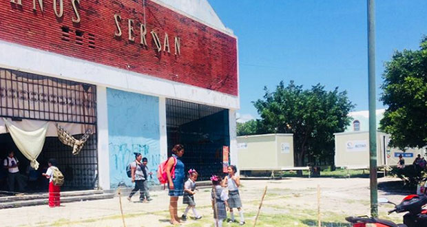 Aulas móviles en Chietla ponen en riesgo a maestros, acusan