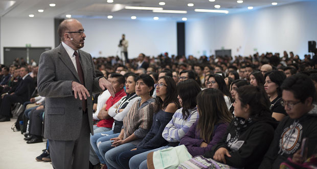 Con ponencia de cosmonauta, abre centro de convenciones de la BUAP