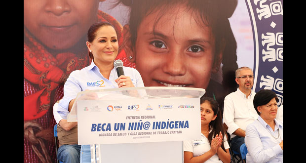 En 7 regiones de Puebla, DIF apoya estudios de 4,500 niños indígenas