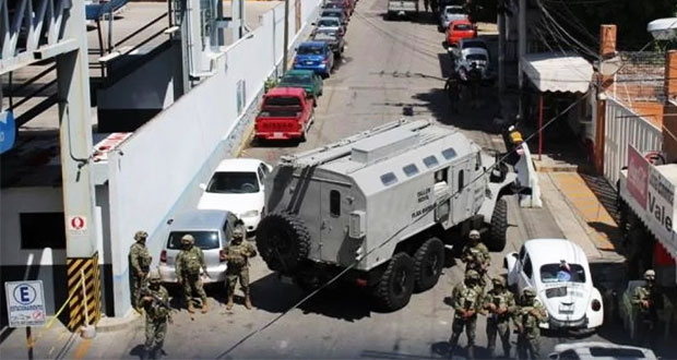 Fuerzas federales toman SSP de Acapulco y detienen a titular