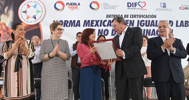 Reconocen a DIF por fomentar igualdad laboral