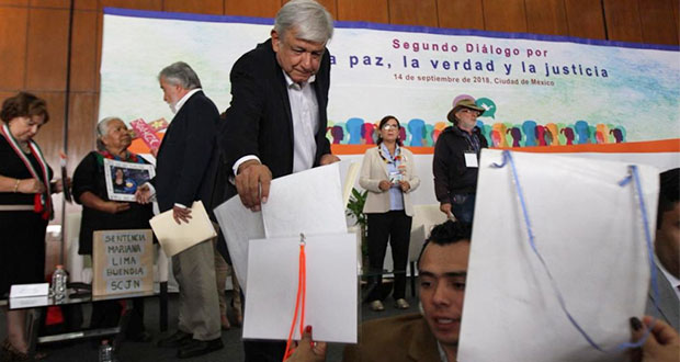 En 2° diálogo por la paz, exigen a AMLO justicia e increpan a EPN
