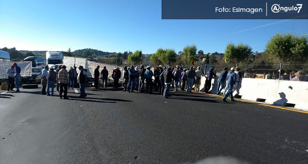 Tras más de 60 años, SCT da cheque por 176 mdp a campesinos de Tlahuapan