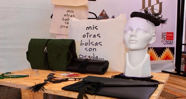 30 textileras exponen productos con pasarelas en el zócalo