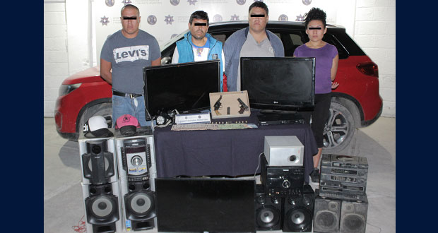 Detienen a 4 personas por robo a casa habitación en Totimehuacán