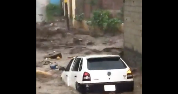 En video, captan estragos de inundación en Michoacán